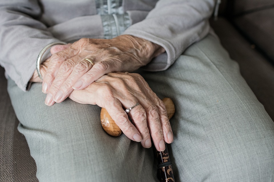Births and retirement – when did the crisis begin?
